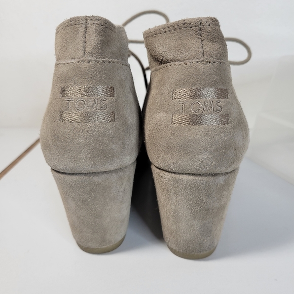 Womans TOMS Kala Wedge Lace up Suede Tan/Taupe Bootie Size 9 - Picture 3 of 9